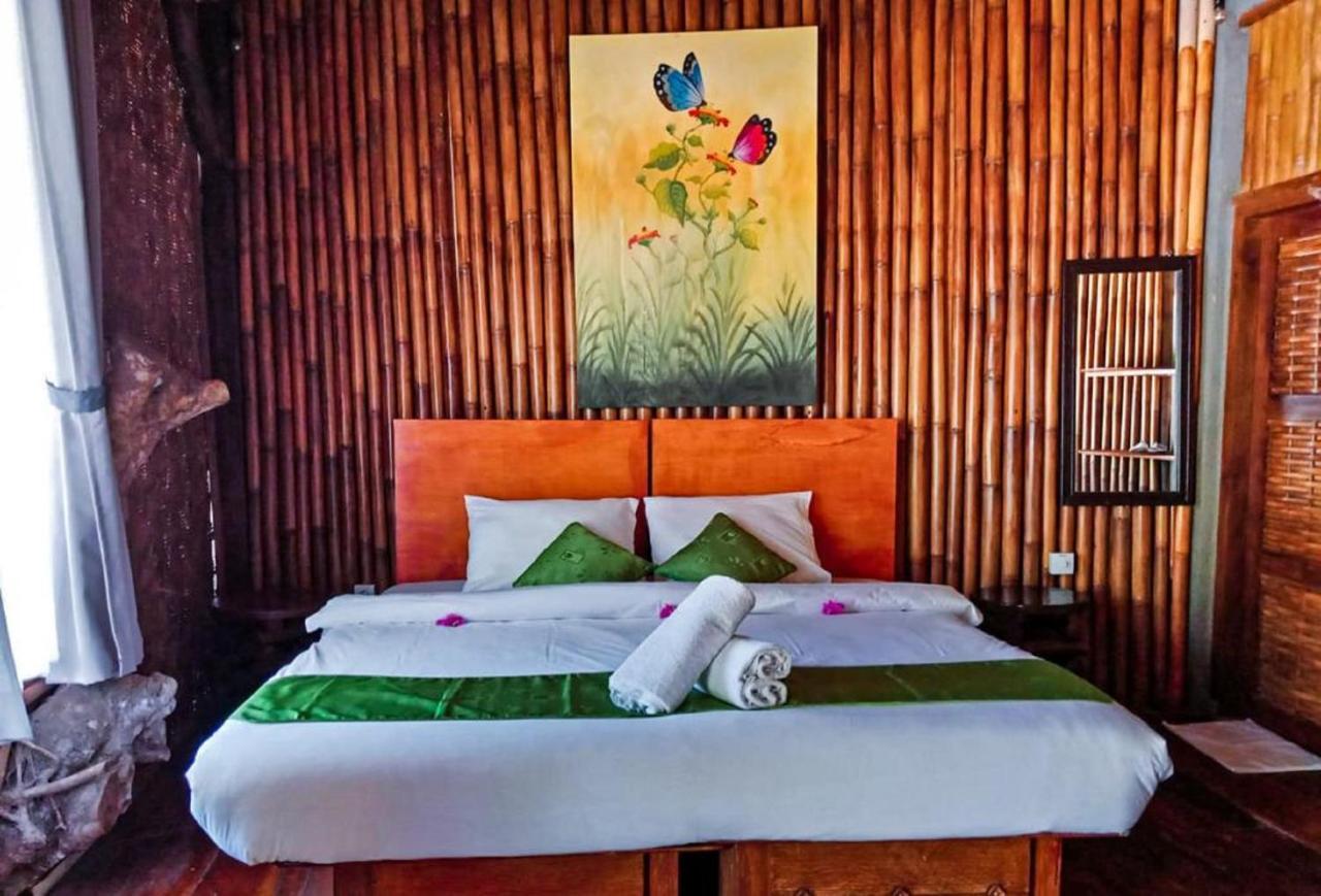 Вілла Gading Tree House Batununggul Екстер'єр фото
