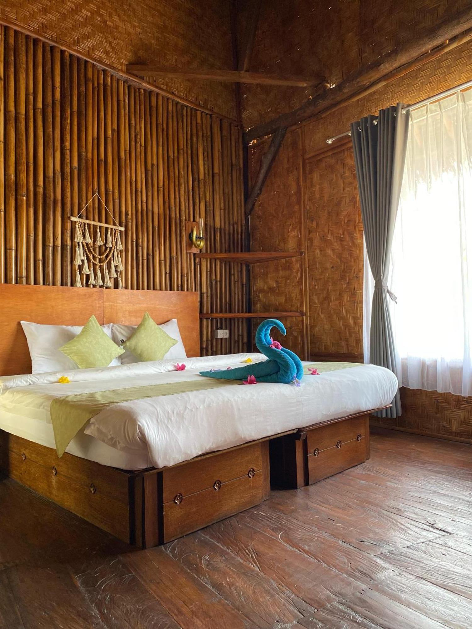 Вілла Gading Tree House Batununggul Екстер'єр фото